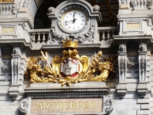 Ankommen im Bahnhof von Antwerpen