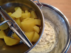 Die leckere Füllung: Kartoffeln und Zwiebelquark