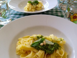 Fertige Pasta mit Pesto