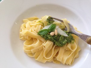 Fertige Pasta mit Pesto