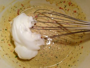 Eischnee unterheben für die fluffige Konsistenz