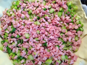 Schinken und Spargel vorbereiten