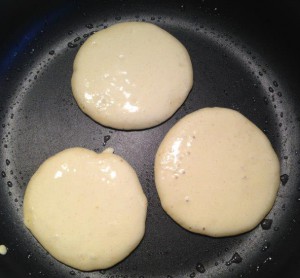 Pancakes in der Bratpfanne