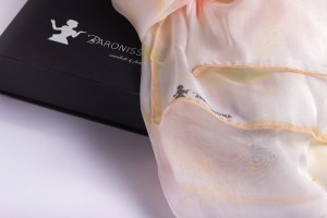 Seide in hübscher Verpackung