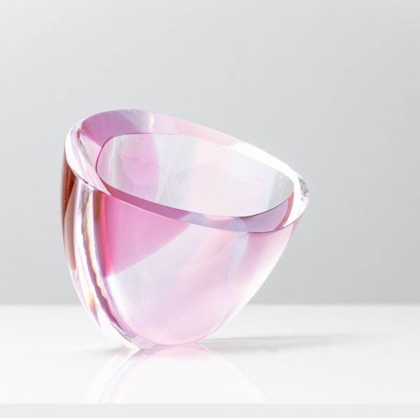 Asymmetrische Kristallschale in Pink