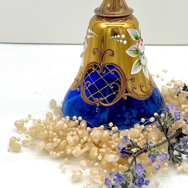 Glocke mit blauem Glas